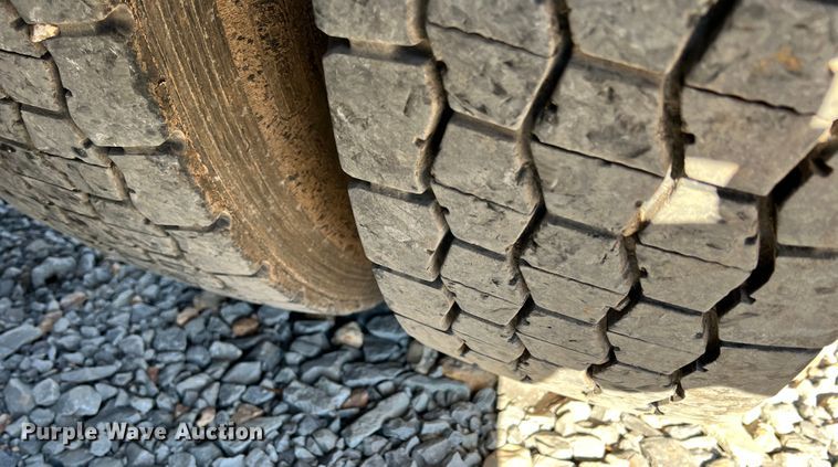 image for item ID9719 2009 Peterbilt 389  semi truck