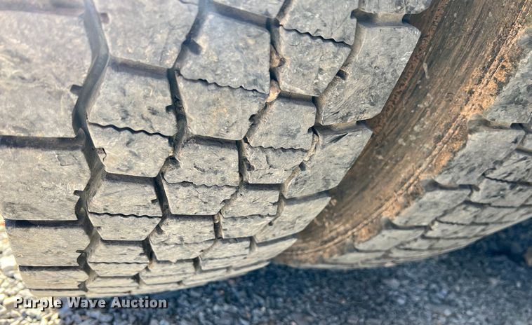 image for item ID9719 2009 Peterbilt 389  semi truck