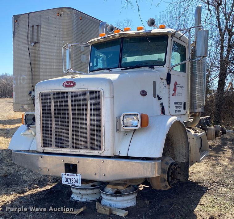 image for item IG9710 2007 Peterbilt 357  truck cab and chassis