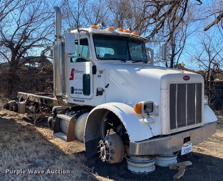 image for item IG9710 2007 Peterbilt 357  truck cab and chassis