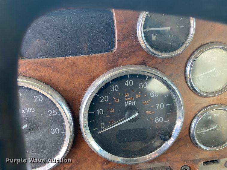 image for item IG9710 2007 Peterbilt 357  truck cab and chassis