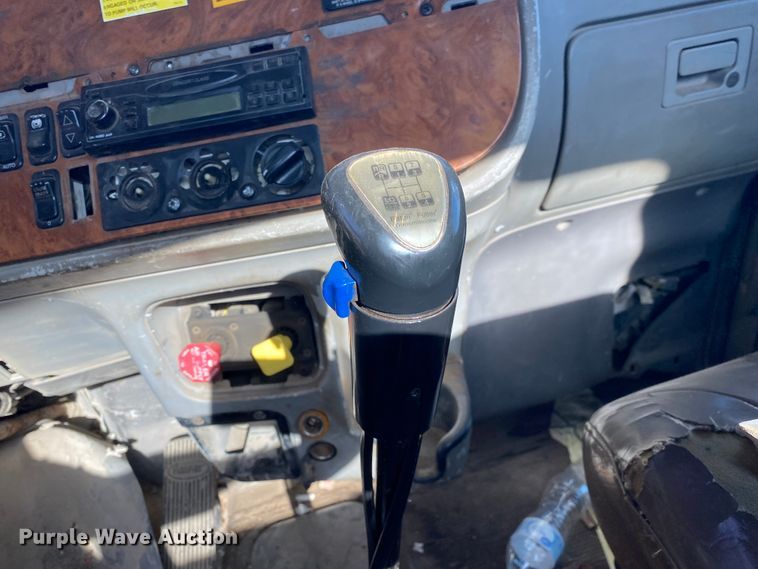 image for item IG9710 2007 Peterbilt 357  truck cab and chassis