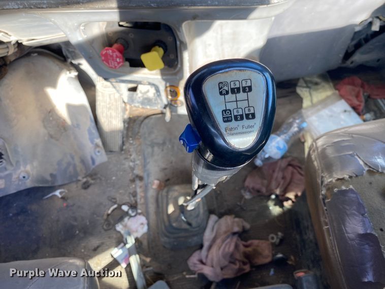 image for item IG9710 2007 Peterbilt 357  truck cab and chassis