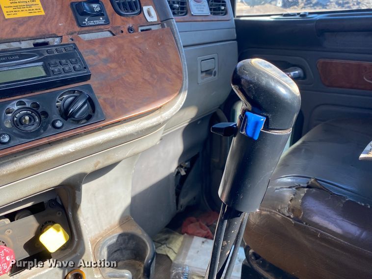 image for item IG9710 2007 Peterbilt 357  truck cab and chassis