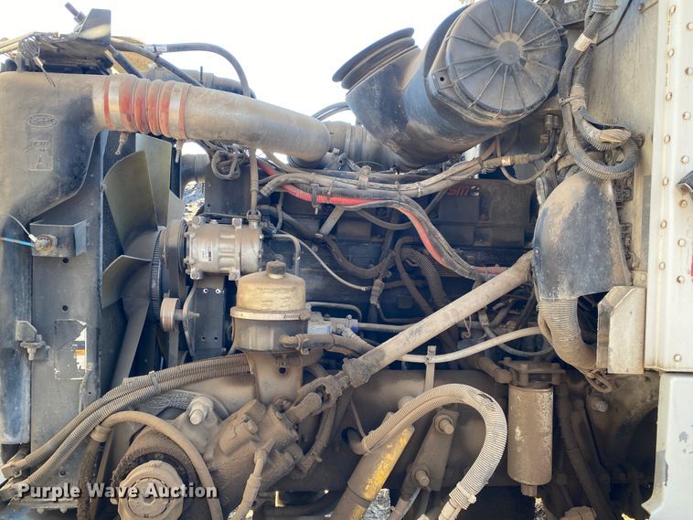 image for item IG9710 2007 Peterbilt 357  truck cab and chassis