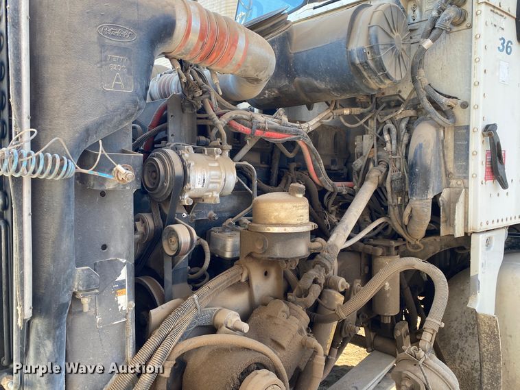 image for item IG9710 2007 Peterbilt 357  truck cab and chassis