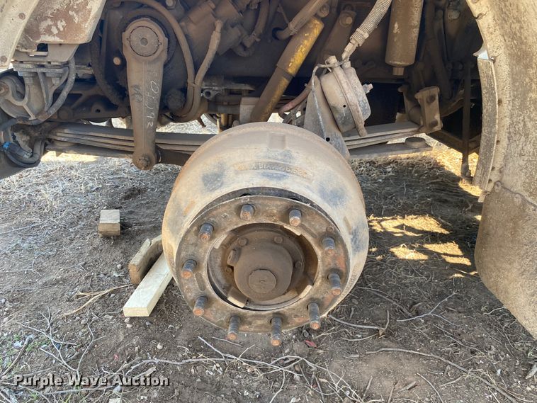 image for item IG9710 2007 Peterbilt 357  truck cab and chassis