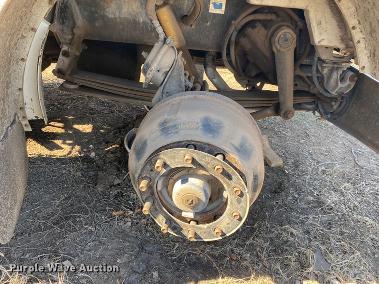 image for item IG9710 2007 Peterbilt 357  truck cab and chassis