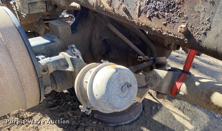 image for item IG9710 2007 Peterbilt 357  truck cab and chassis