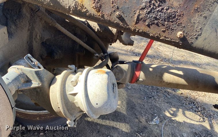 image for item IG9710 2007 Peterbilt 357  truck cab and chassis