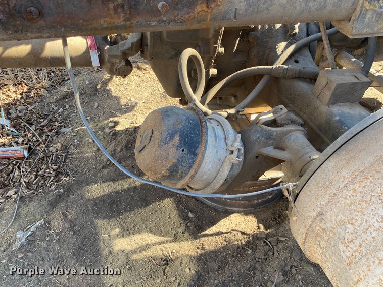 image for item IG9710 2007 Peterbilt 357  truck cab and chassis