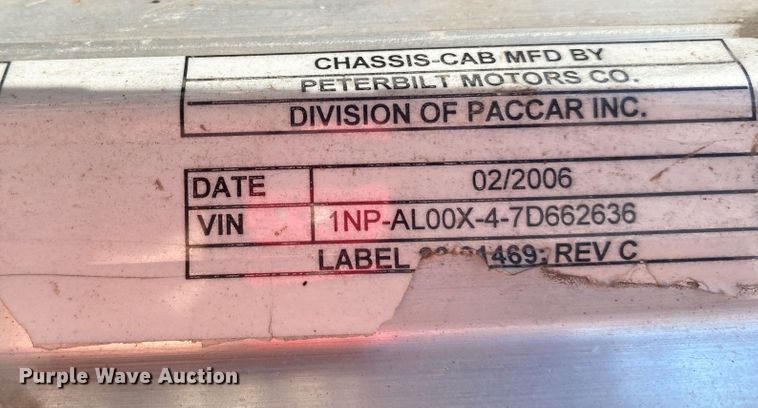 image for item IG9710 2007 Peterbilt 357  truck cab and chassis