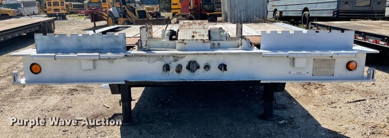 image for item IJ9718 2001 Dakota Trail-eze  drop deck trailer