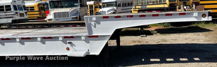 image for item IJ9718 2001 Dakota Trail-eze  drop deck trailer