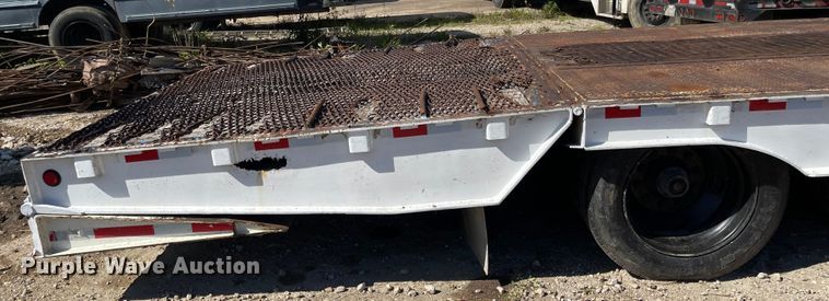 image for item IJ9718 2001 Dakota Trail-eze  drop deck trailer