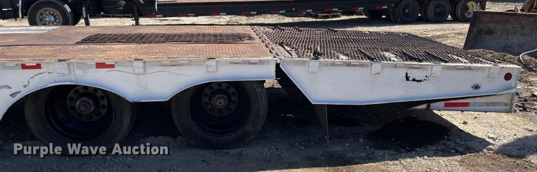 image for item IJ9718 2001 Dakota Trail-eze  drop deck trailer