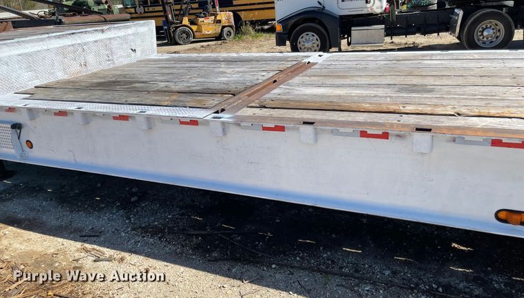 image for item IJ9718 2001 Dakota Trail-eze  drop deck trailer