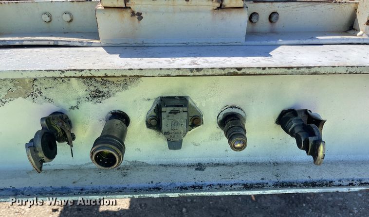 image for item IJ9718 2001 Dakota Trail-eze  drop deck trailer