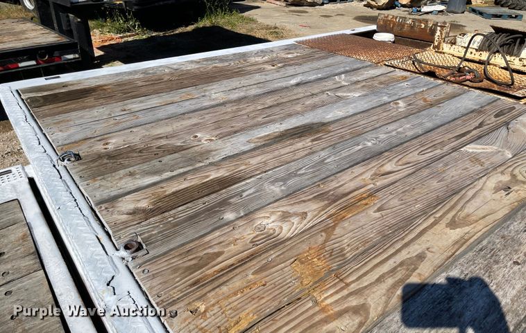 image for item IJ9718 2001 Dakota Trail-eze  drop deck trailer