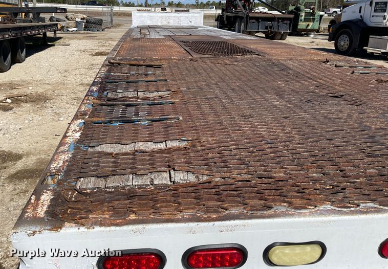 image for item IJ9718 2001 Dakota Trail-eze  drop deck trailer