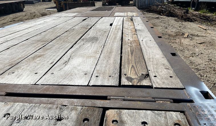 image for item IJ9718 2001 Dakota Trail-eze  drop deck trailer