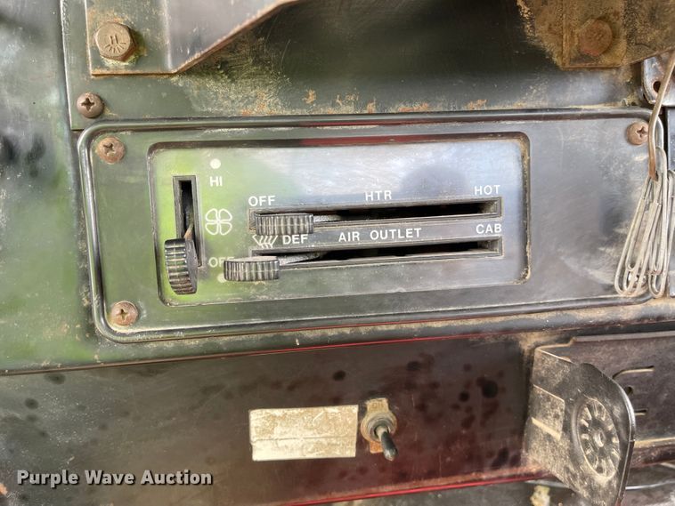 image for item IJ9741 1986 International 2155  semi truck