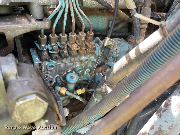 image for item IJ9741 1986 International 2155  semi truck