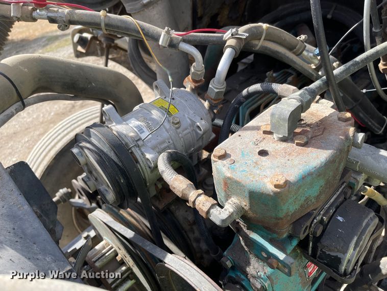 image for item IJ9741 1986 International 2155  semi truck