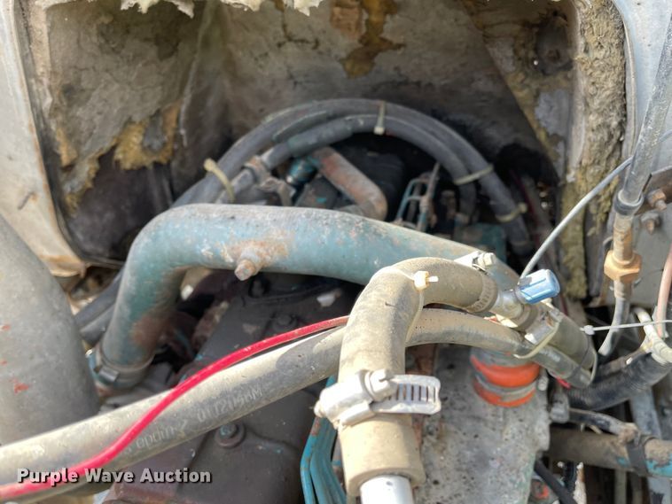 image for item IJ9741 1986 International 2155  semi truck