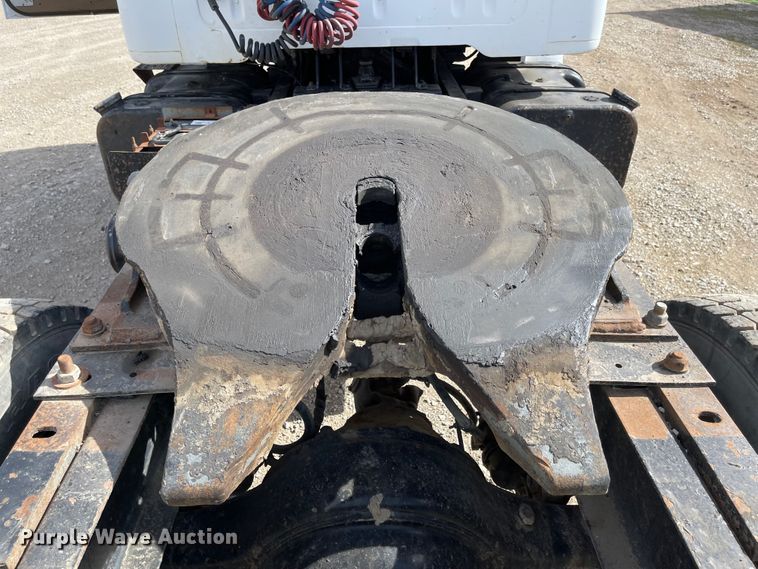 image for item IJ9741 1986 International 2155  semi truck