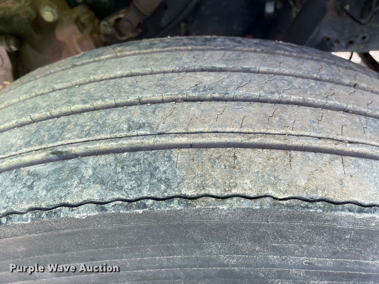 image for item IJ9741 1986 International 2155  semi truck