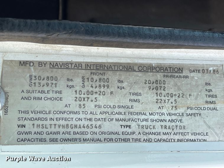 image for item IJ9741 1986 International 2155  semi truck