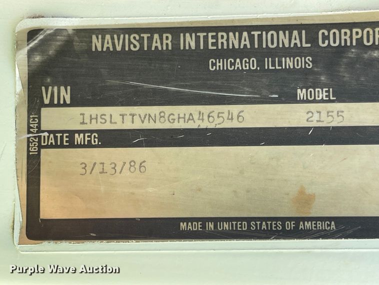 image for item IJ9741 1986 International 2155  semi truck