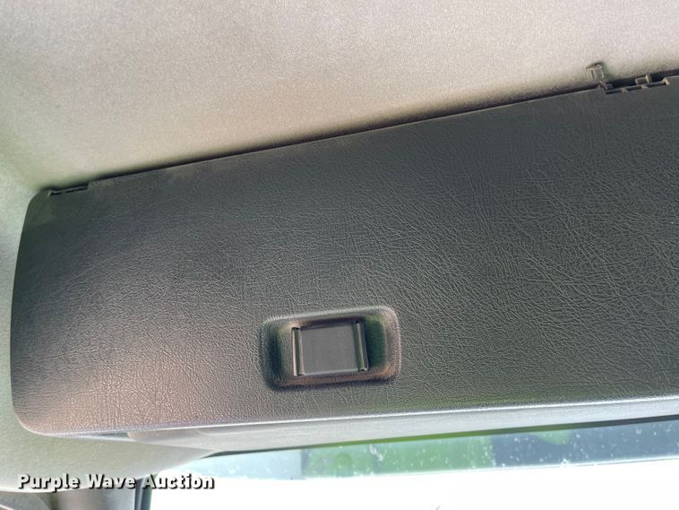 image for item IJ9742 1999 Volvo VN  semi truck