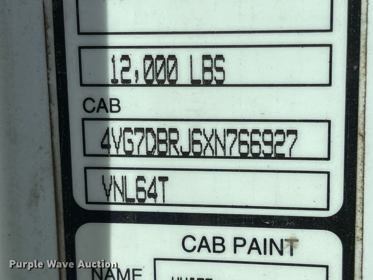 image for item IJ9742 1999 Volvo VN  semi truck