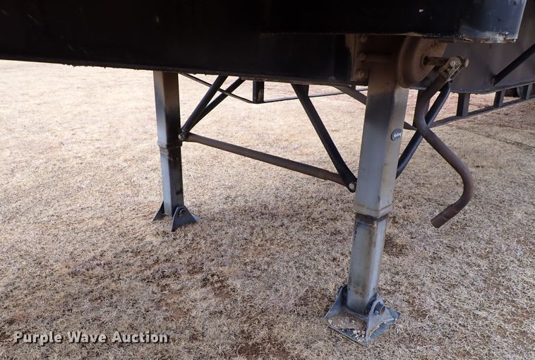 image for item IS9477 1997 Aztec  flatbed trailer