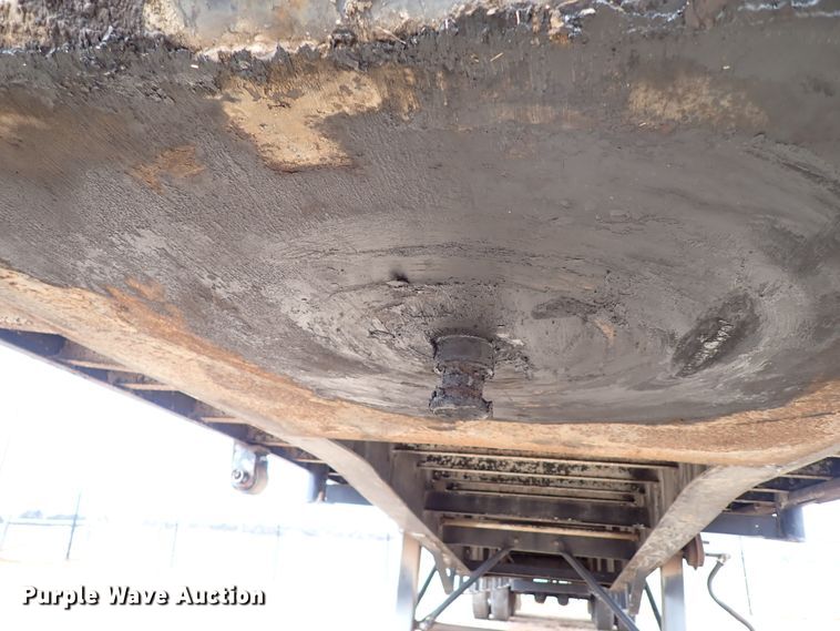 image for item IS9477 1997 Aztec  flatbed trailer