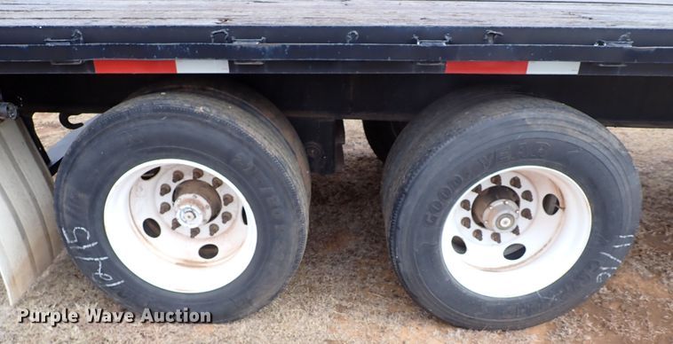 image for item IS9477 1997 Aztec  flatbed trailer