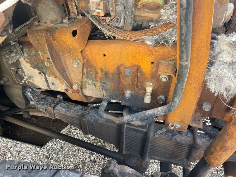 image for item IX9718 2018 Mack LR633  refuse truck