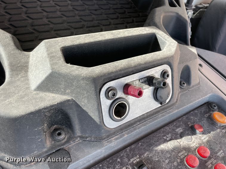 image for item IX9718 2018 Mack LR633  refuse truck