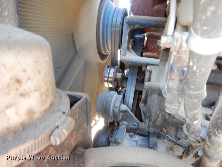 image for item JE9619 2003 Freightliner FL112  semi truck