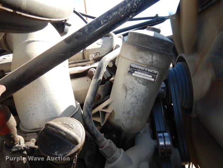 image for item JE9619 2003 Freightliner FL112  semi truck