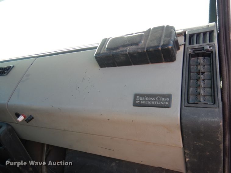 image for item JE9619 2003 Freightliner FL112  semi truck