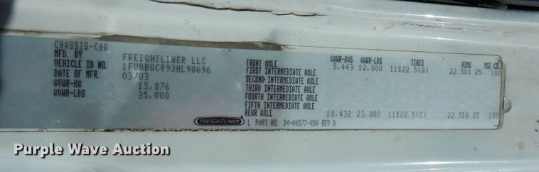 image for item JE9619 2003 Freightliner FL112  semi truck