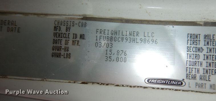 image for item JE9619 2003 Freightliner FL112  semi truck