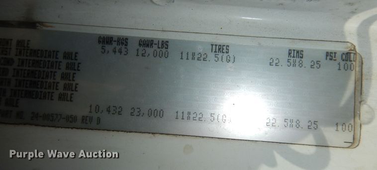 image for item JE9619 2003 Freightliner FL112  semi truck