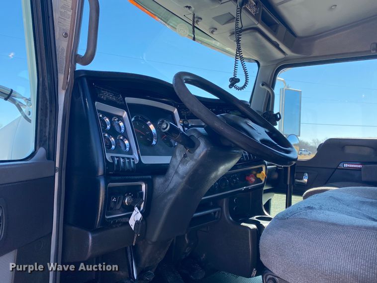 image for item JN9178 2009 Kenworth T800  winch truck