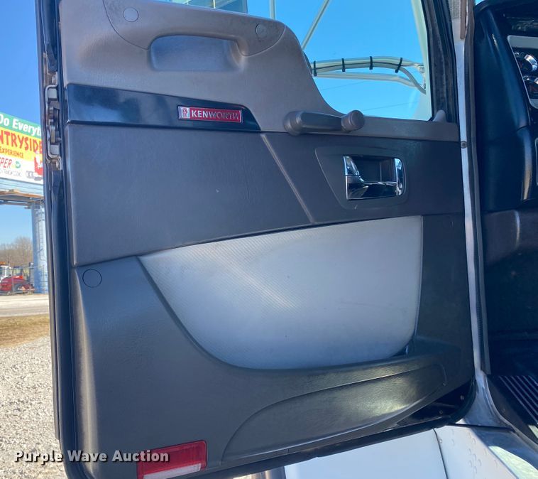 image for item JN9178 2009 Kenworth T800  winch truck