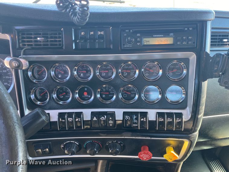 image for item JN9178 2009 Kenworth T800  winch truck