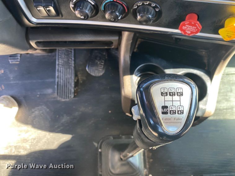 image for item JN9178 2009 Kenworth T800  winch truck